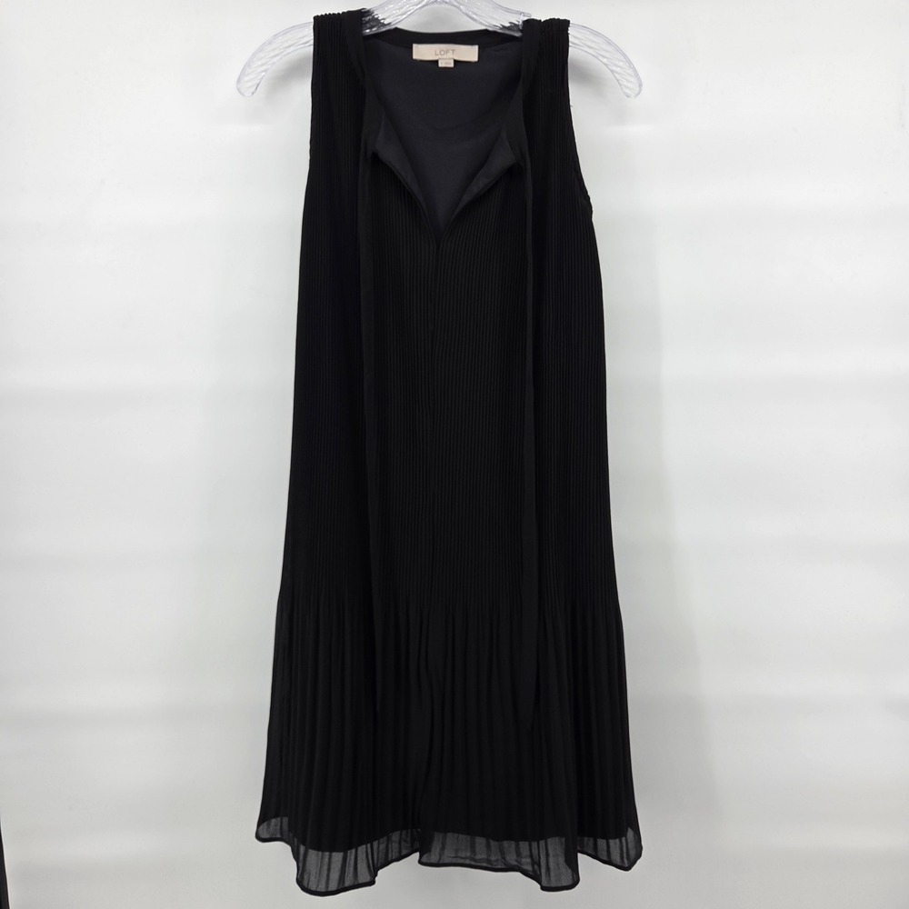 LOFT Pleated Dress Small Black Sleeveless V-Neck Tie‎ Minimalist Dark Coquette